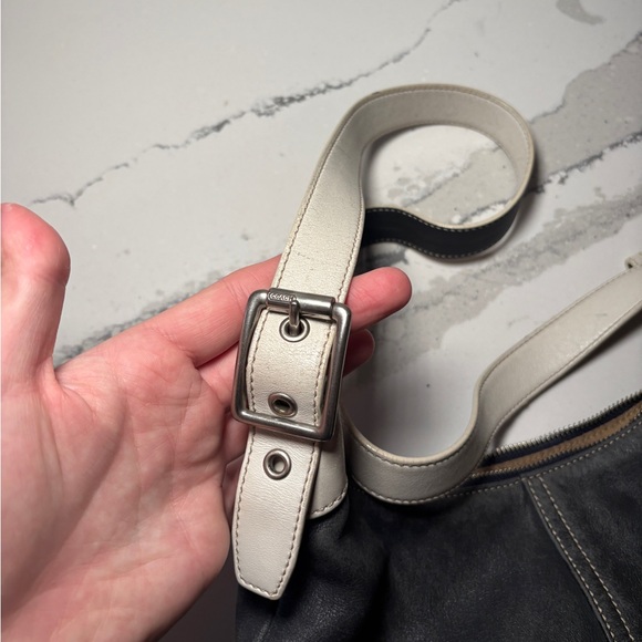 Vintage Coach 9564 Leather Legacy Demi Hobo Shoulder Bag Black & White - Picture 3 of 10